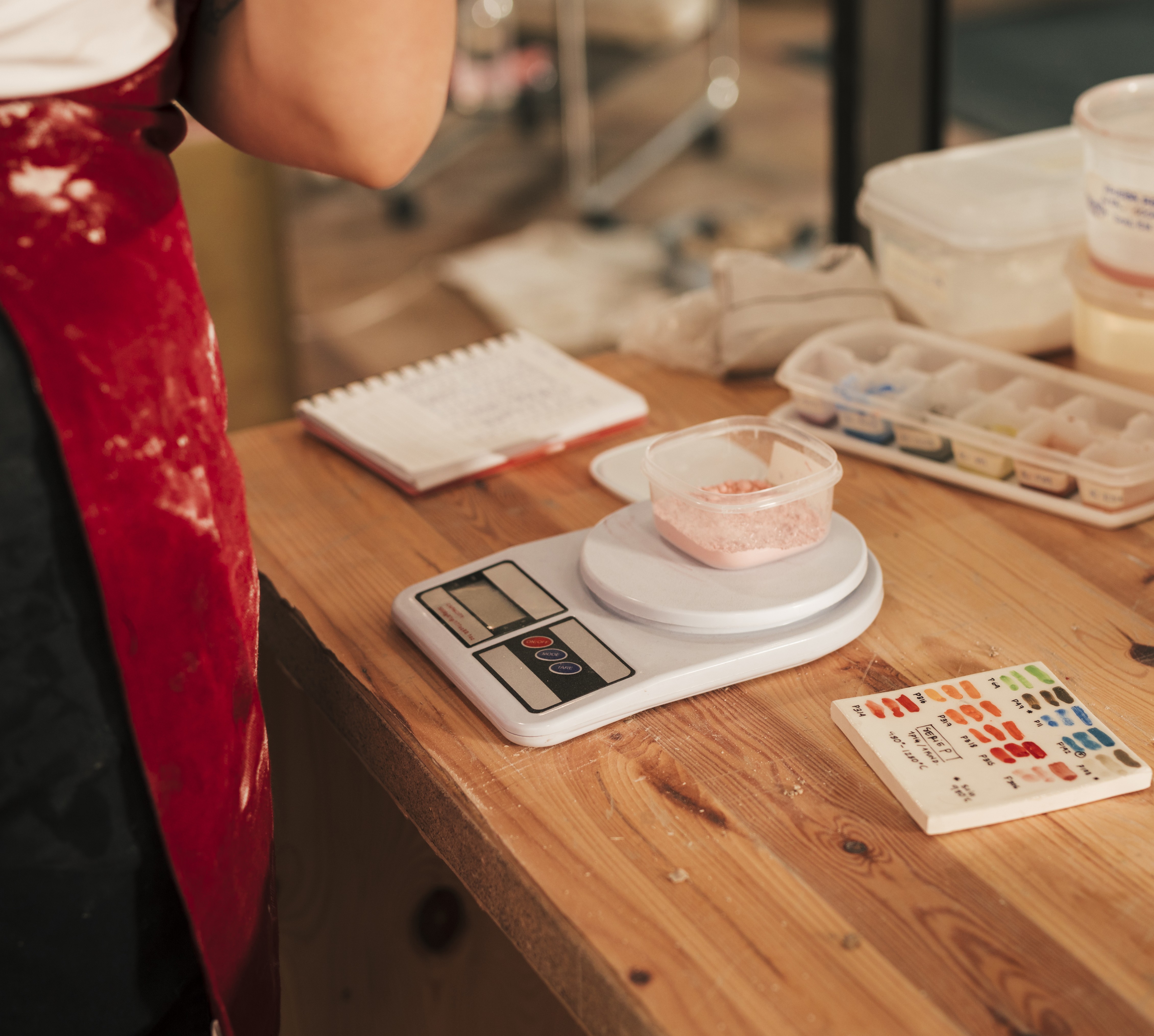 Miért nem csak „kevergetés” a kozmetikumkészítés?