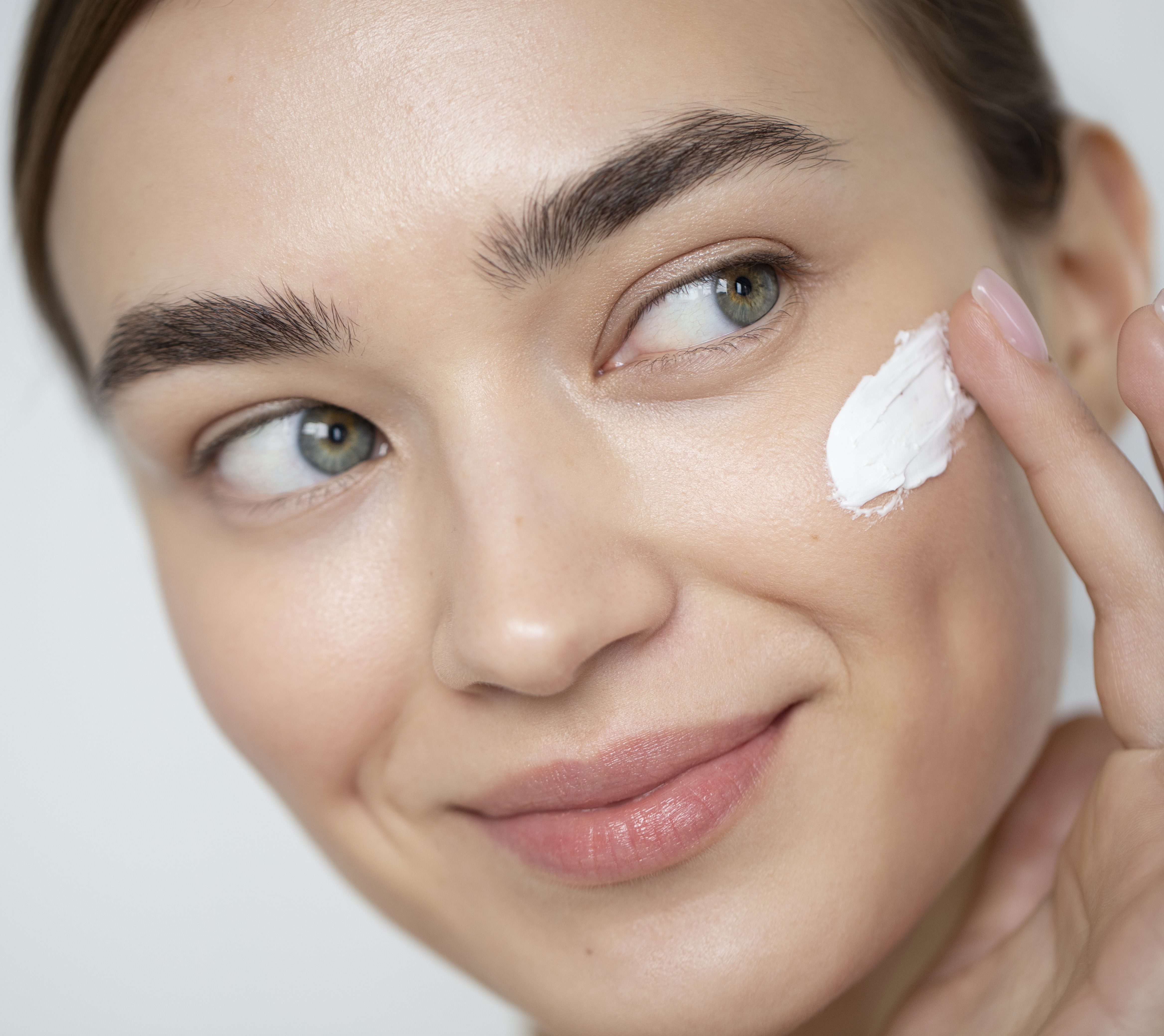 Peptidek a bőrápolásban – hogyan segítik a bőr megújulását?